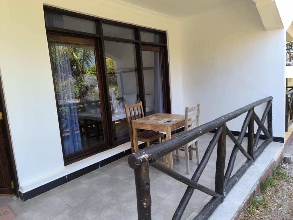 Majani Breeze Villa Nungwi Exterior foto
